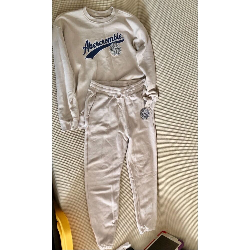 Abercrombie Kids Cream Logo Sweatshirt & Jogger Set Size 11/12